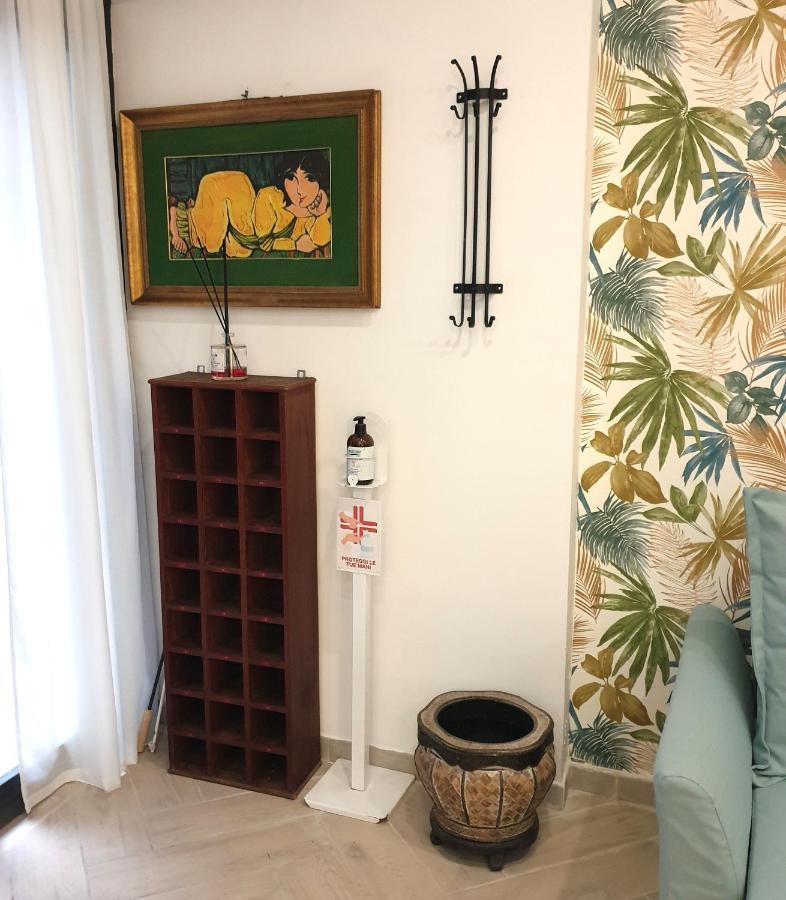 Art Flat * Naples