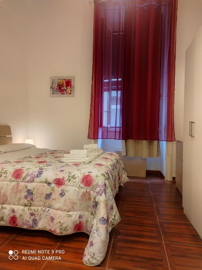 Apartment Nella Storica Piazza Carlo Iii *
