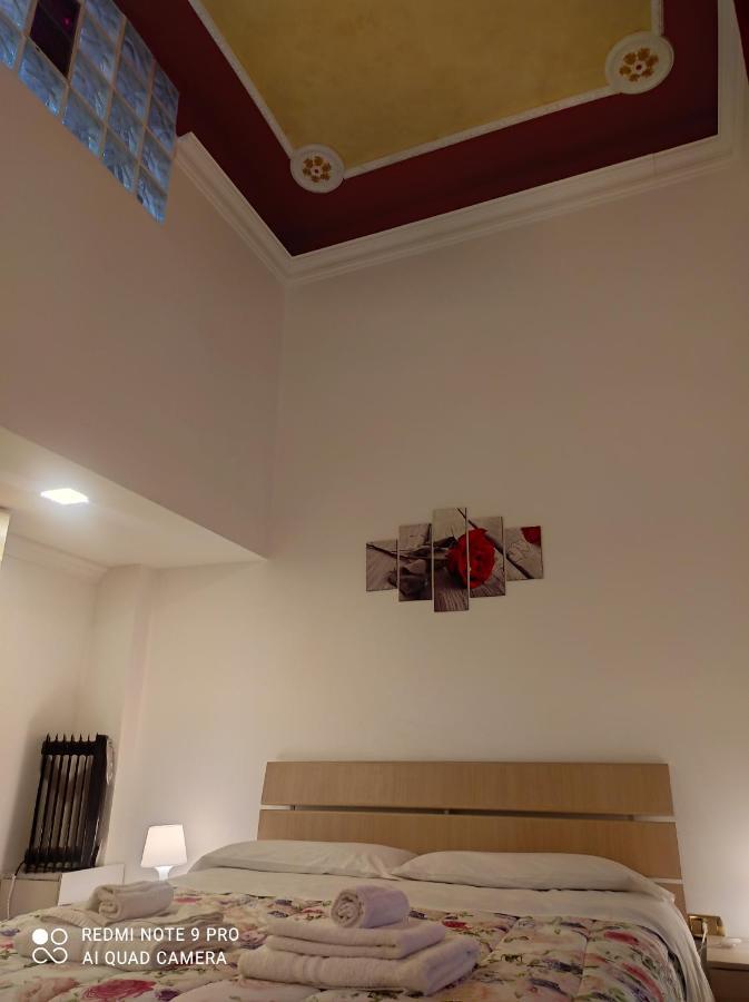 Apartment Nella Storica Piazza Carlo Iii Naples