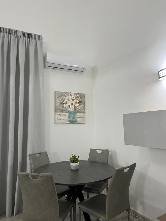 La Casa Di Lucio Bed & Breakfast Naples