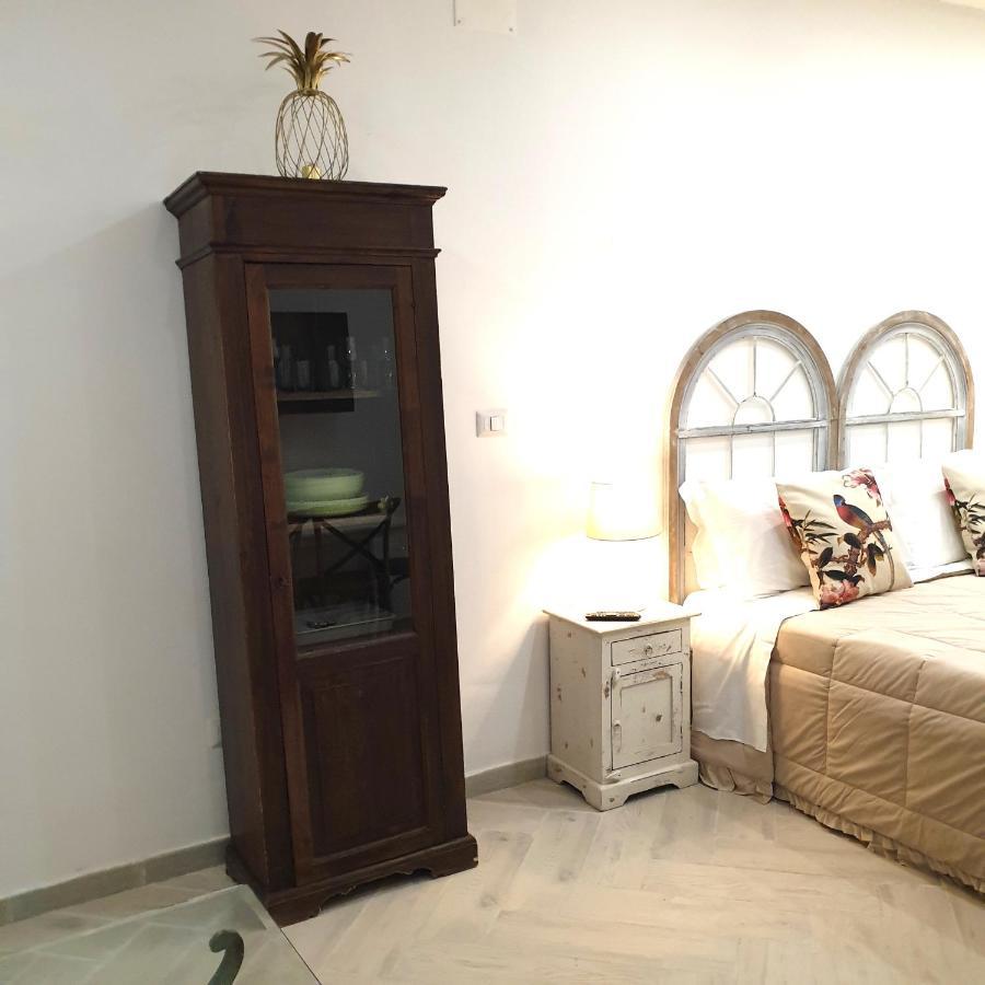 Art Flat * Naples