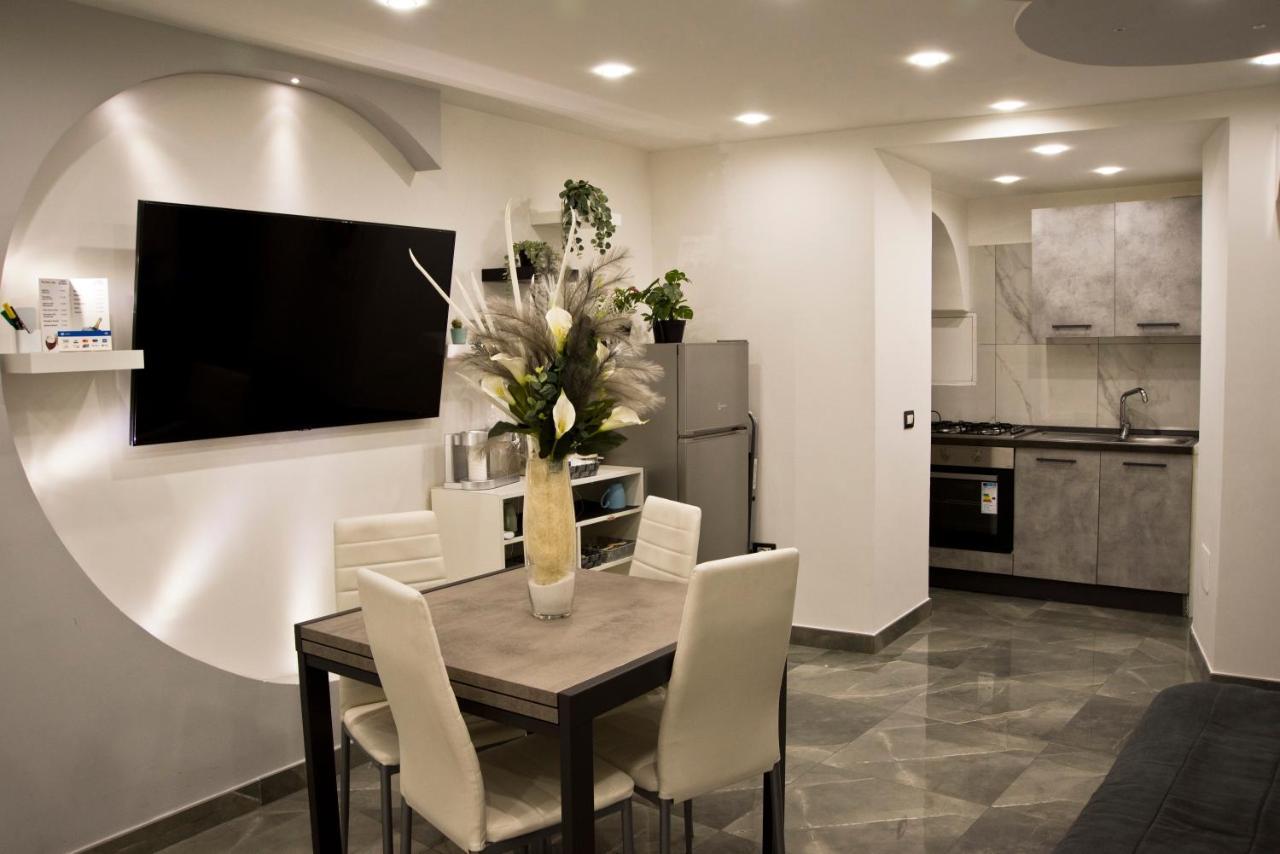 Apartment Sotterranea Con Vasca Idromassaggio Naples