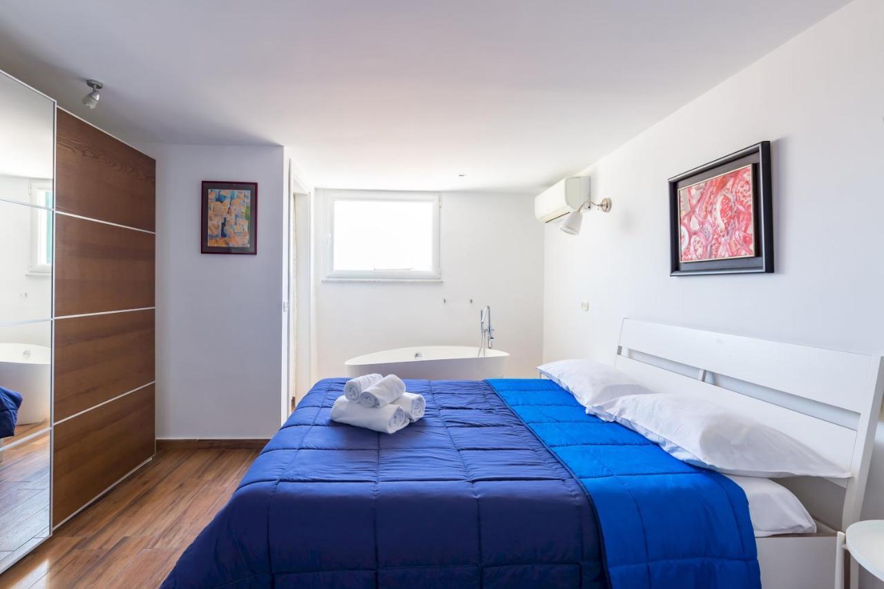 Viewsuvio Terrace At Historical Center By Napoliapartments Apartment