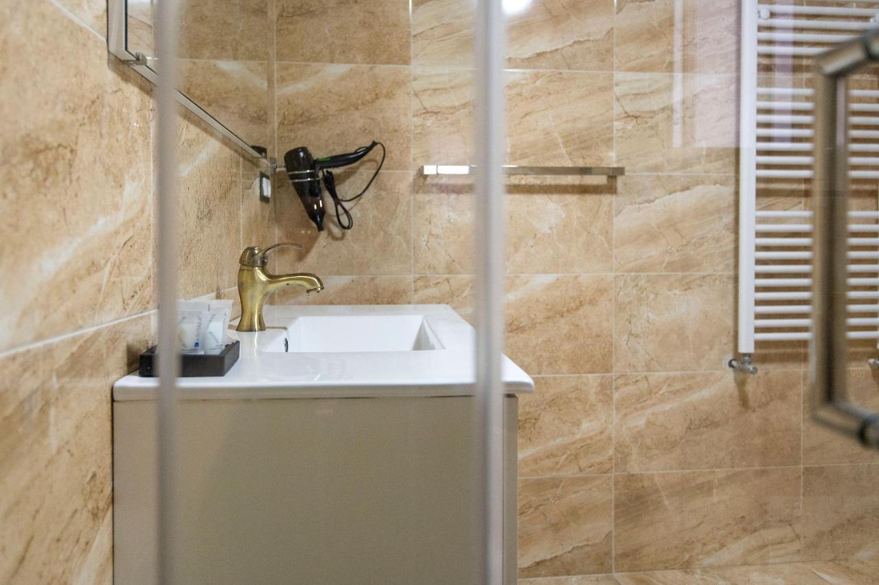 Irooms Garibaldi Guest house