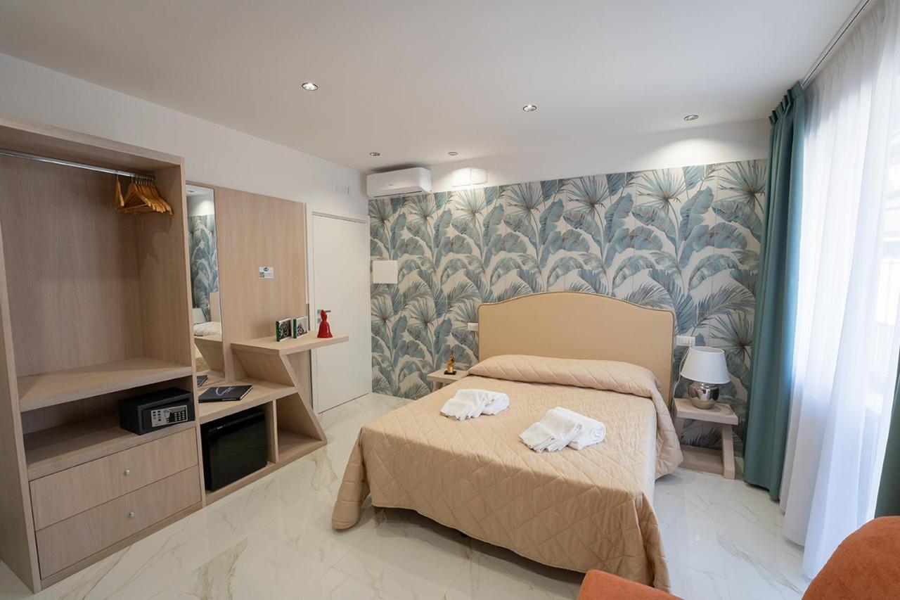 Pc Boutique H Loggia, By Clapa Group Guest house Naples
