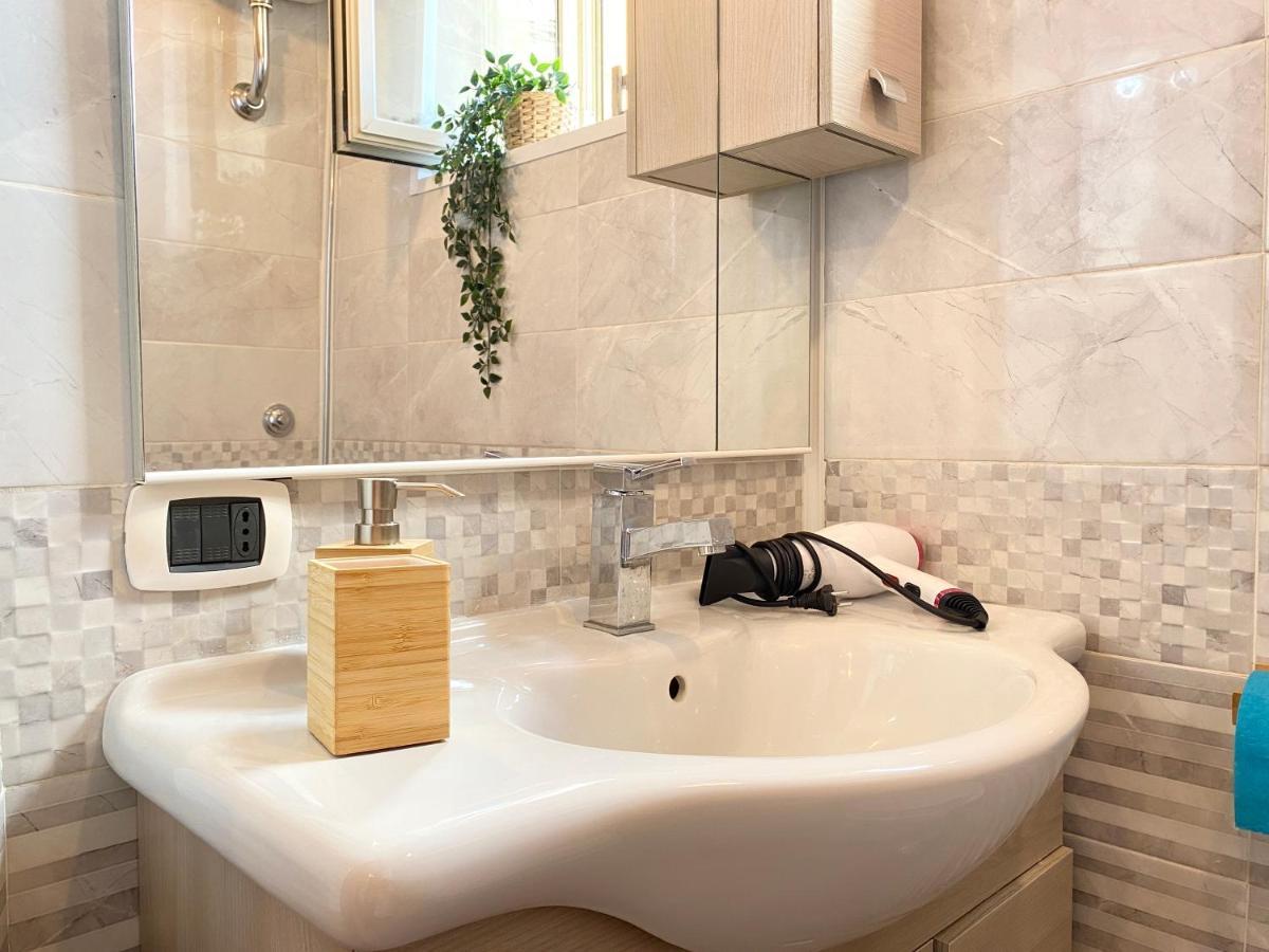 Casa Con Terrazzo In Centro Apartment *