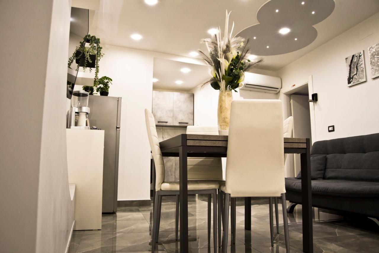 Sotterranea Con Vasca Idromassaggio Apartment Naples