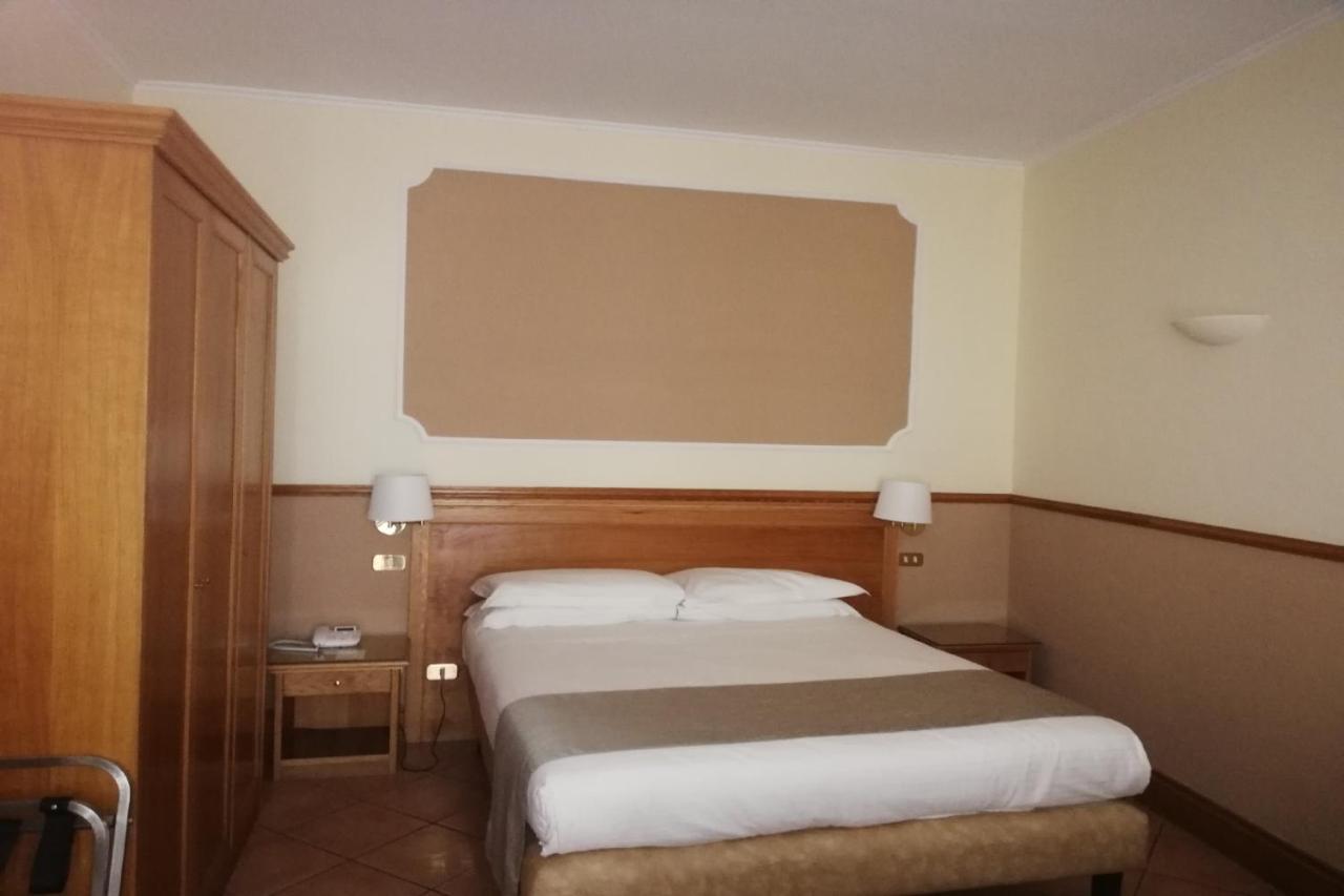 Leopardi Hotel 3*