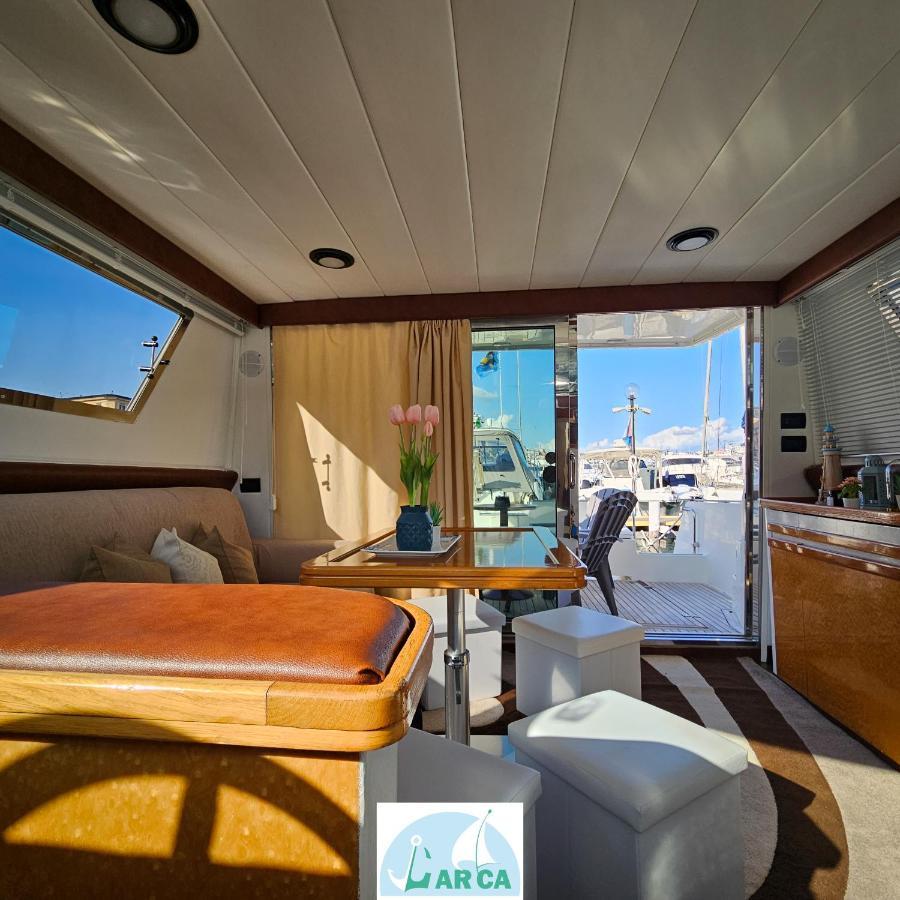 Botel Boat And Breakfast Monica Naples