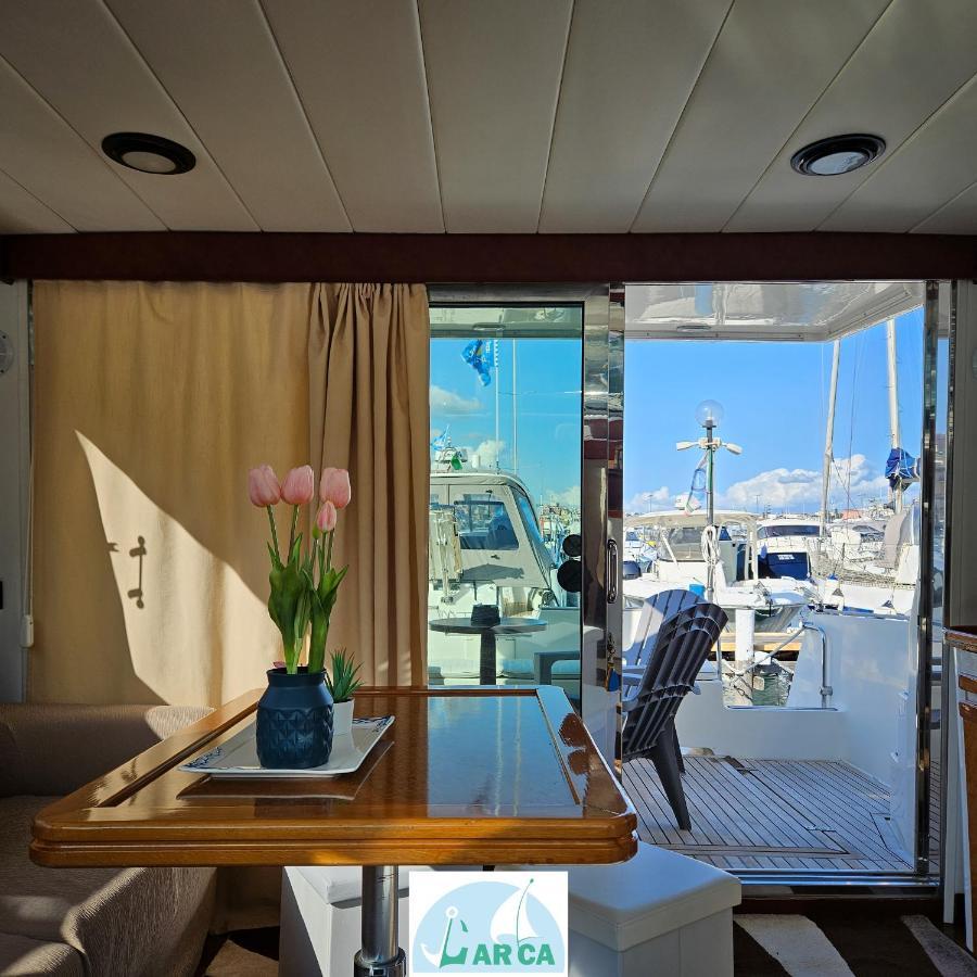 Boat And Breakfast Monica Naples
