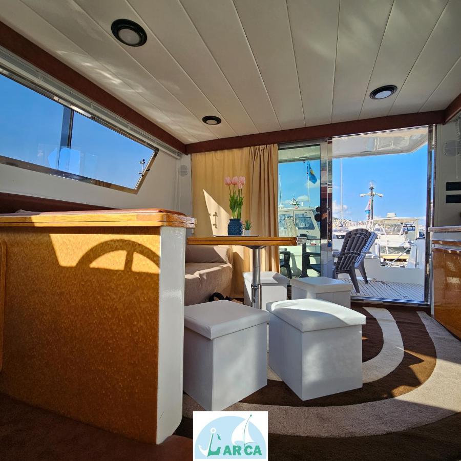 Boat And Breakfast Monica Botel Naples