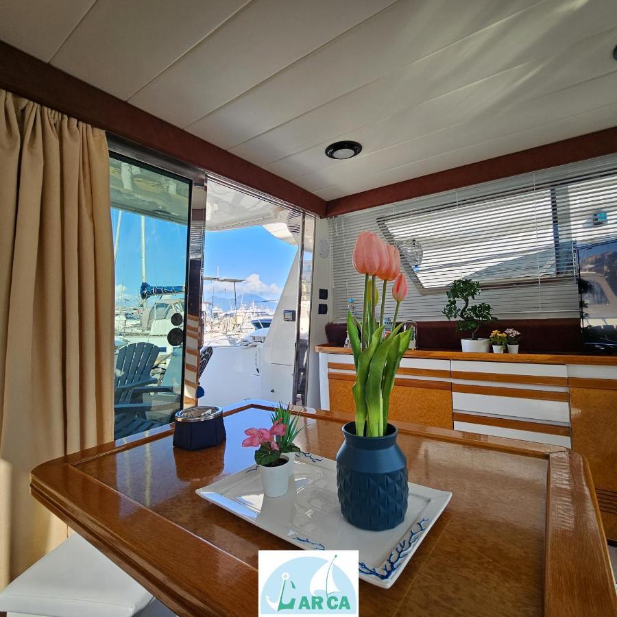 Boat And Breakfast Monica