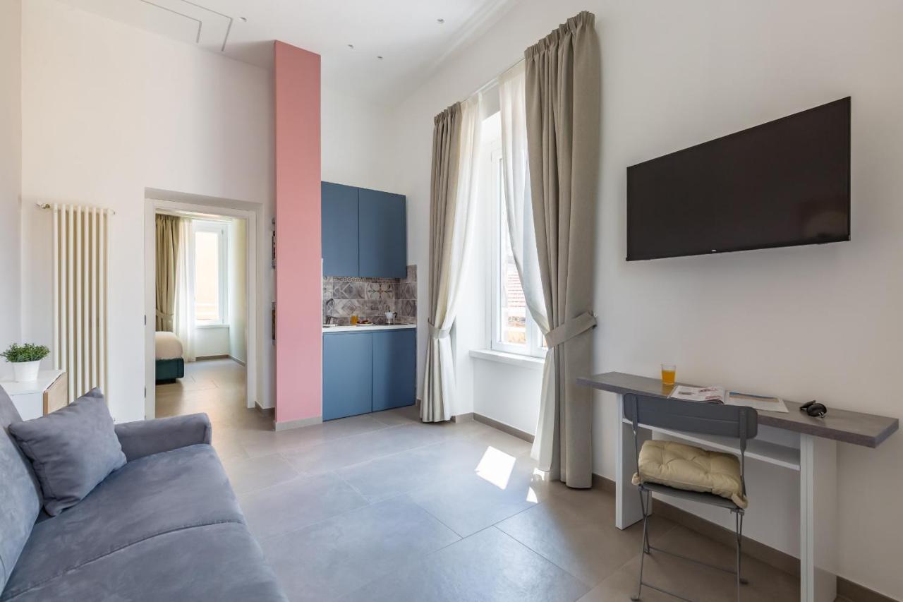 Maria's Bright Flats At The Cathedral Apartment