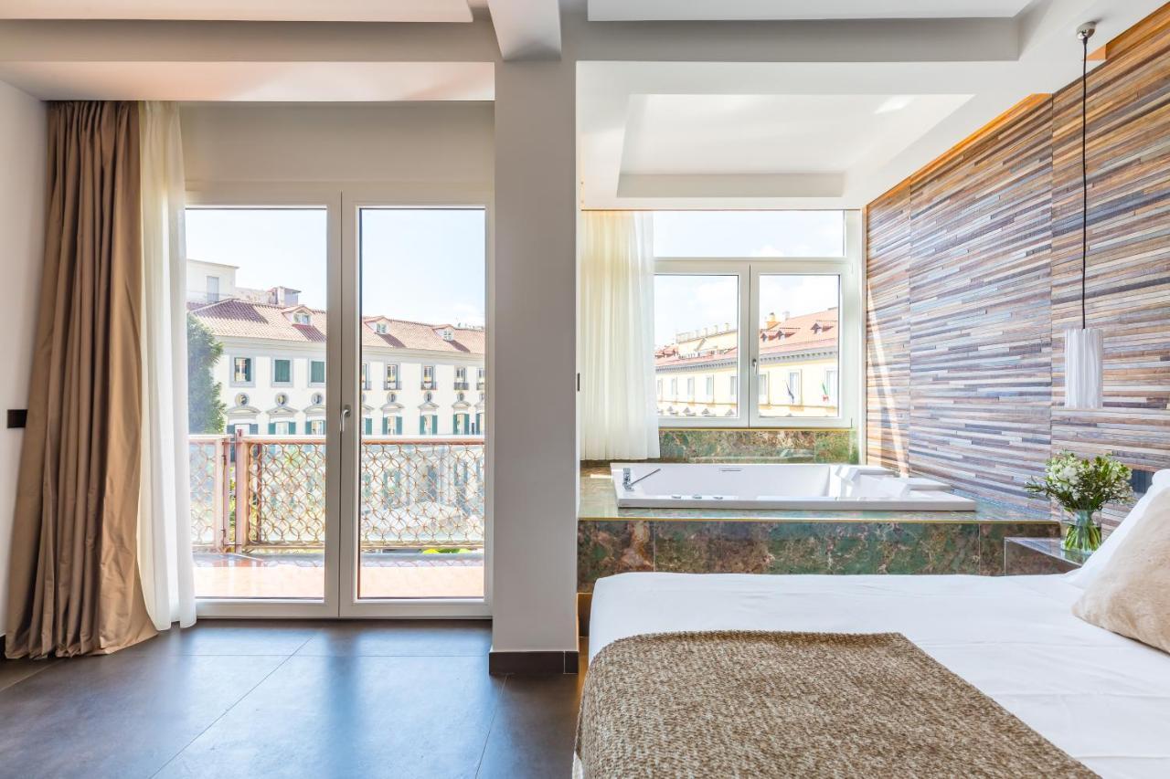Bed & Breakfast Dei Martiri Naples