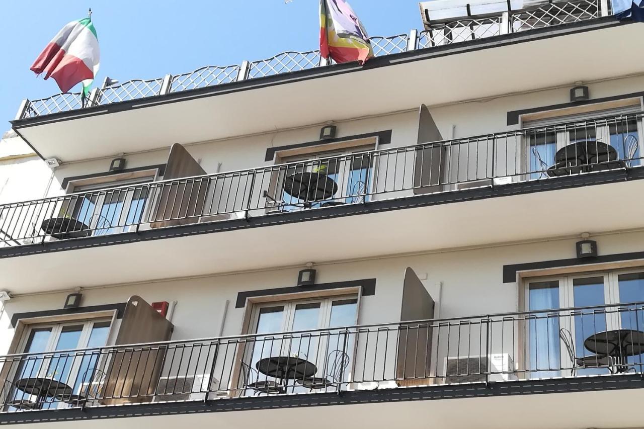 Leopardi Hotel 3*