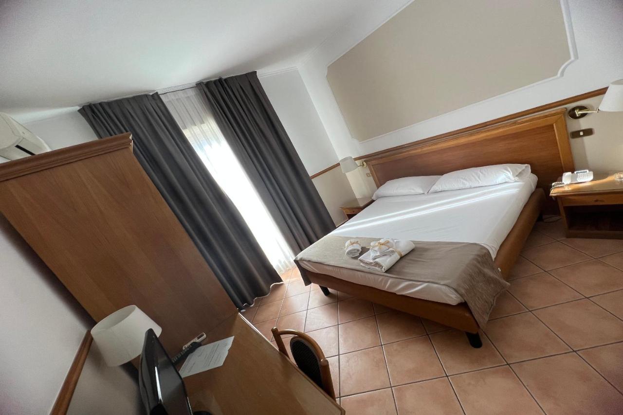 Hotel Leopardi 3*