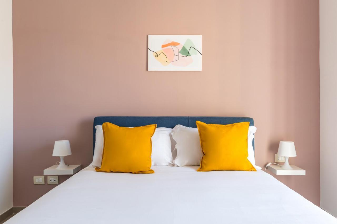 Maria's Bright Flats At The Cathedral Apartment