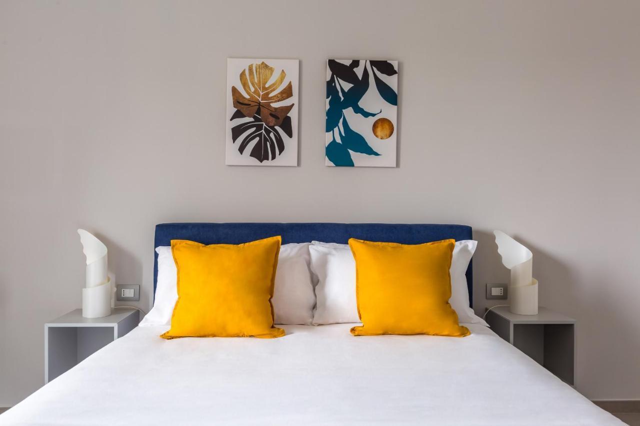 Apartment Maria's Bright Flats At The Cathedral Naples