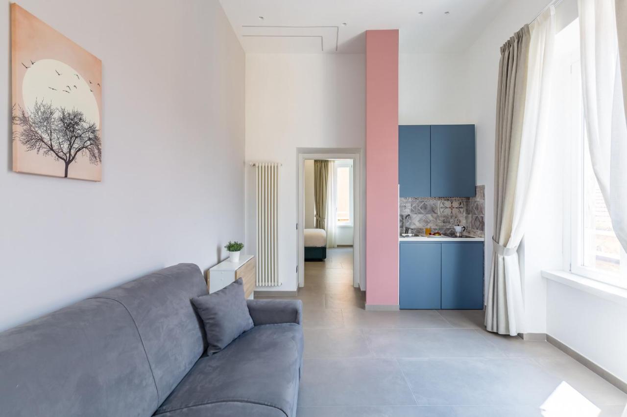 Apartment Maria's Bright Flats At The Cathedral Naples