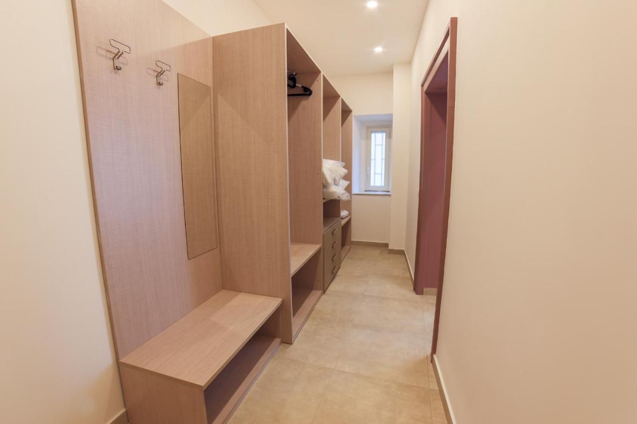Dimora Museo Apartment