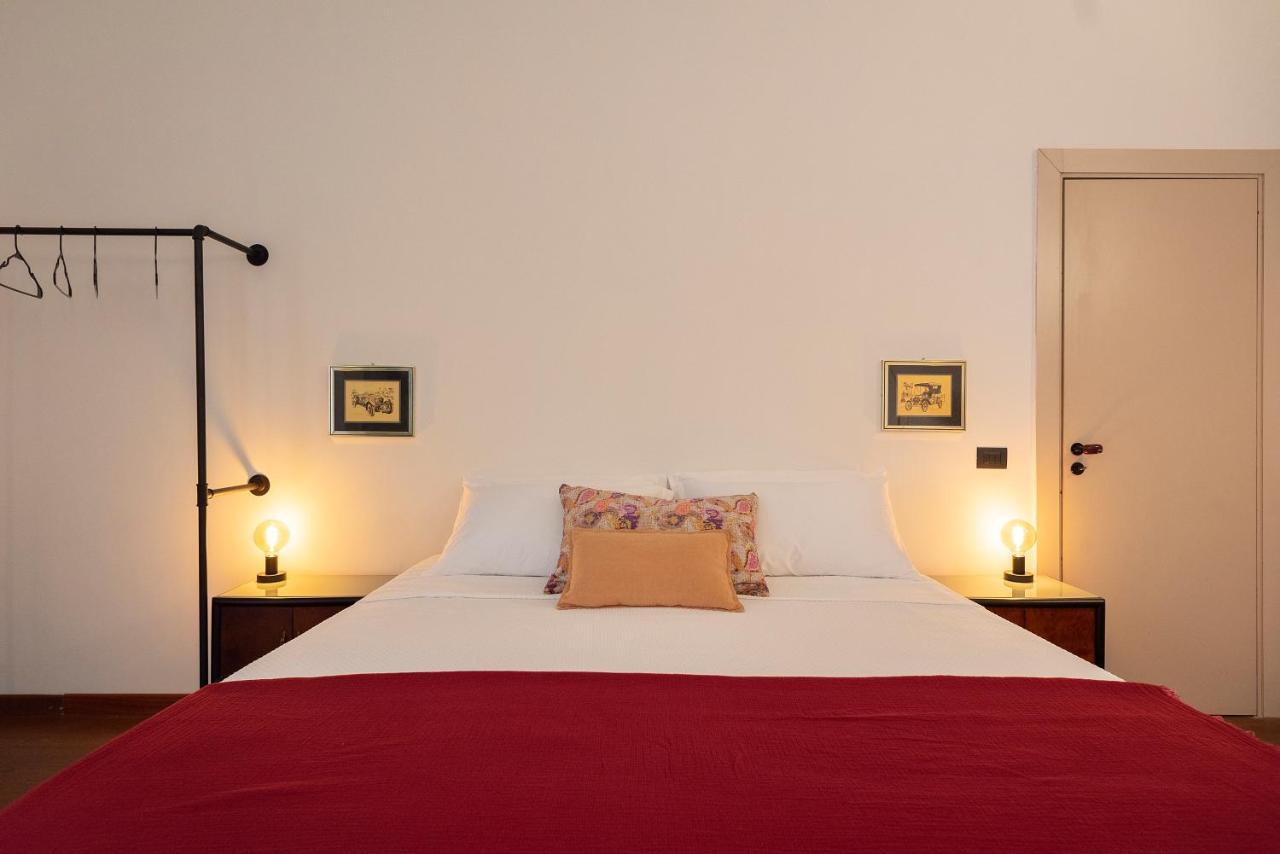 Modern Hospitality Exclusive Naples