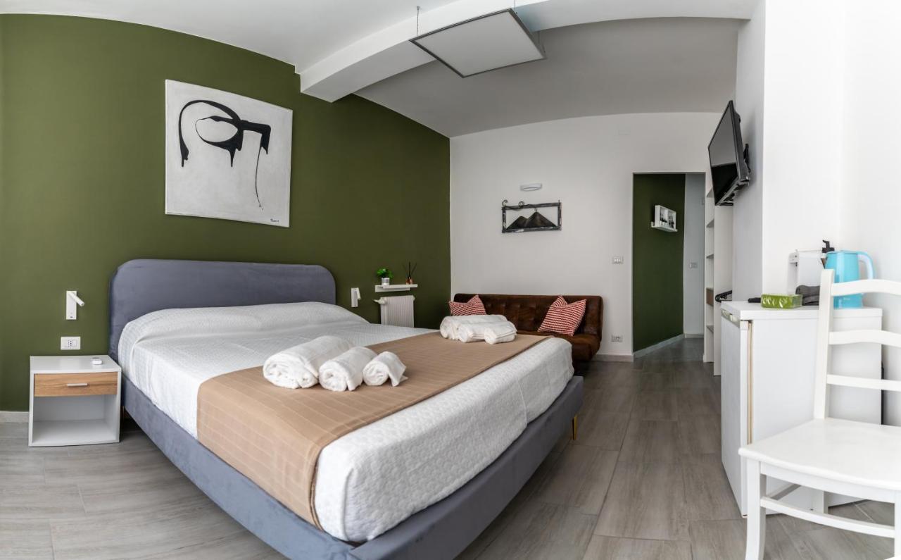 Neapolitan Vittoria Colonna Apartment *
