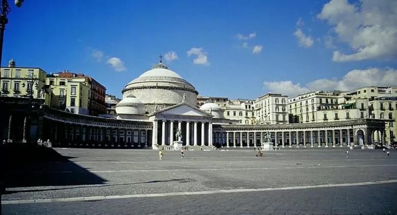 Core E Core Naples