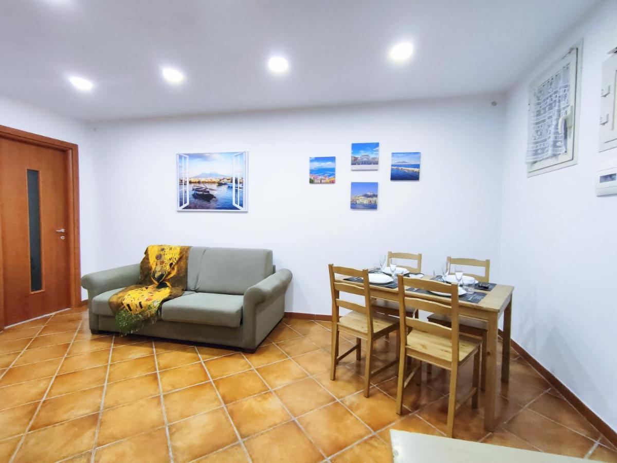Chiaia House Vetriera * Naples
