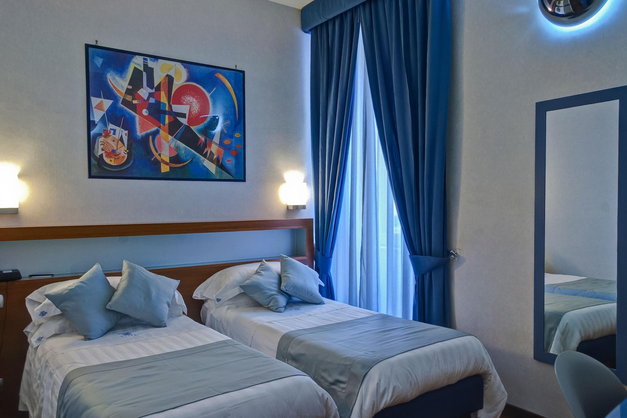 Western Plaza Hotel 4*