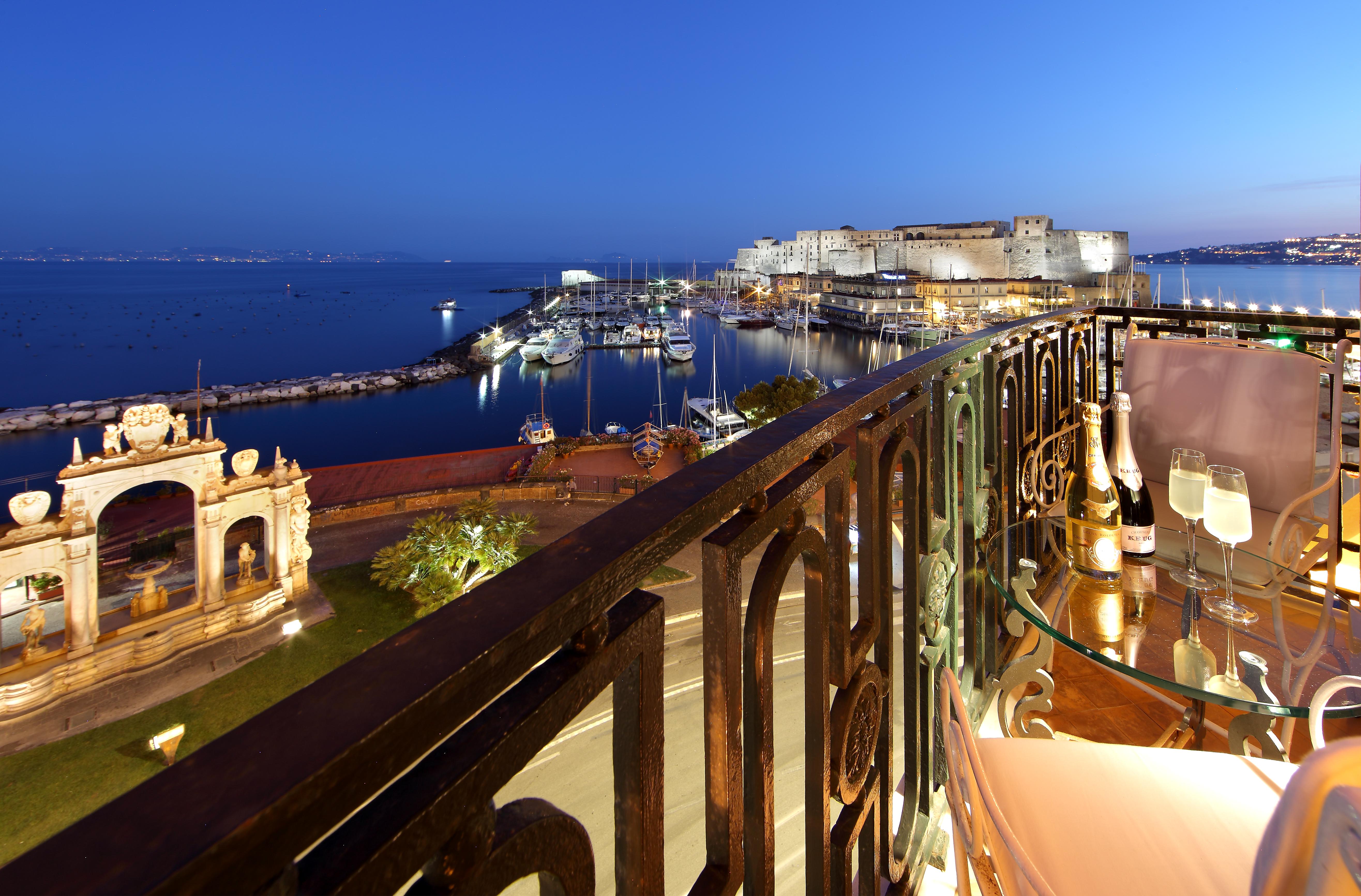Eurostars Excelsior 4* Naples
