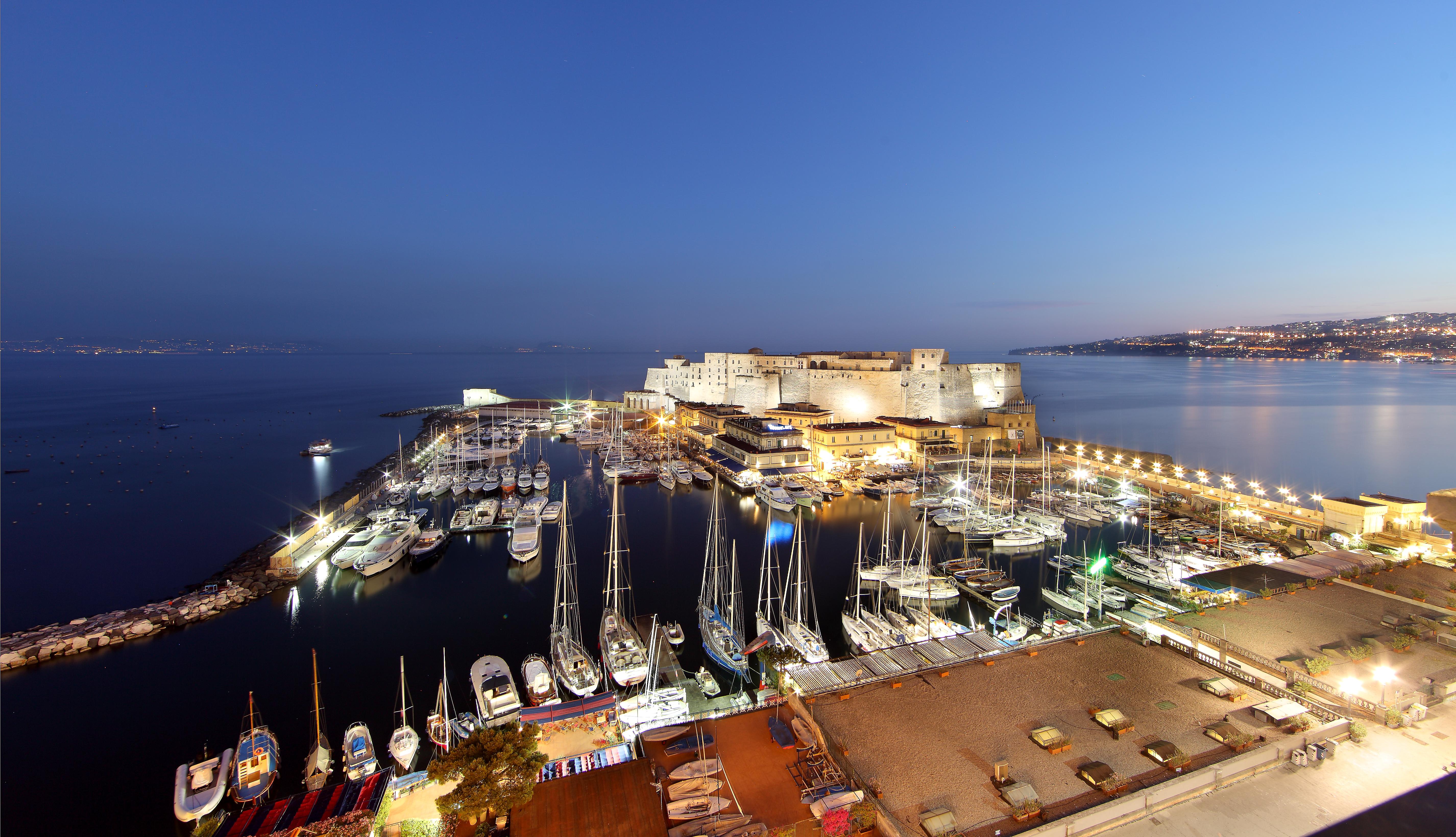 Eurostars Excelsior 4* Naples