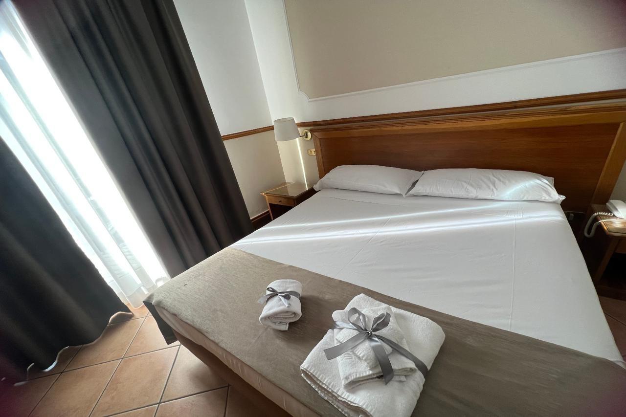 Hotel Leopardi 3*