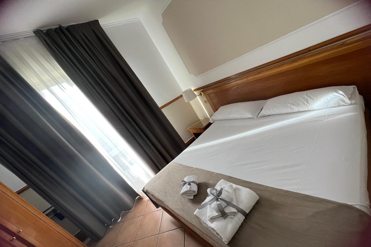 Leopardi 3* Naples