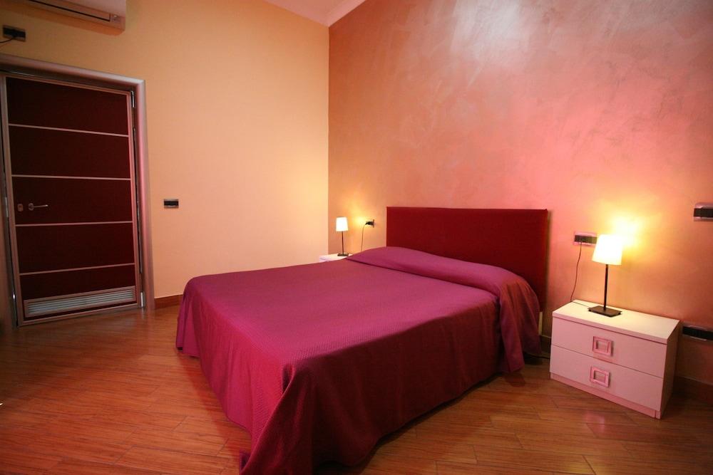 Diamond 3* Naples