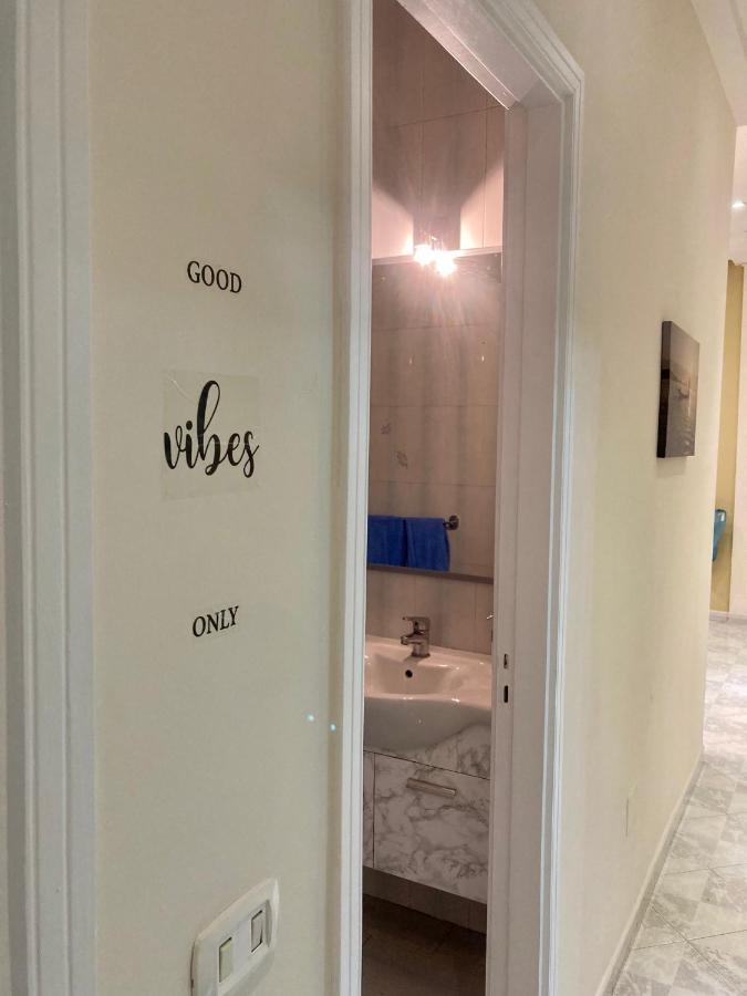 Sentiti A Casa-guest House Bed & Breakfast Naples