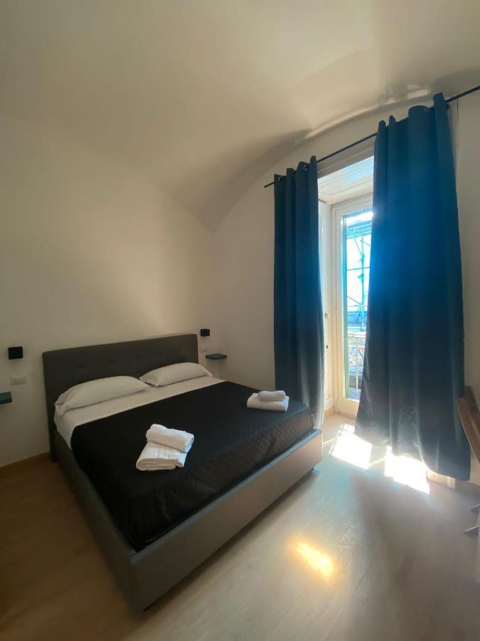 Maison Dante Bed & Breakfast Naples