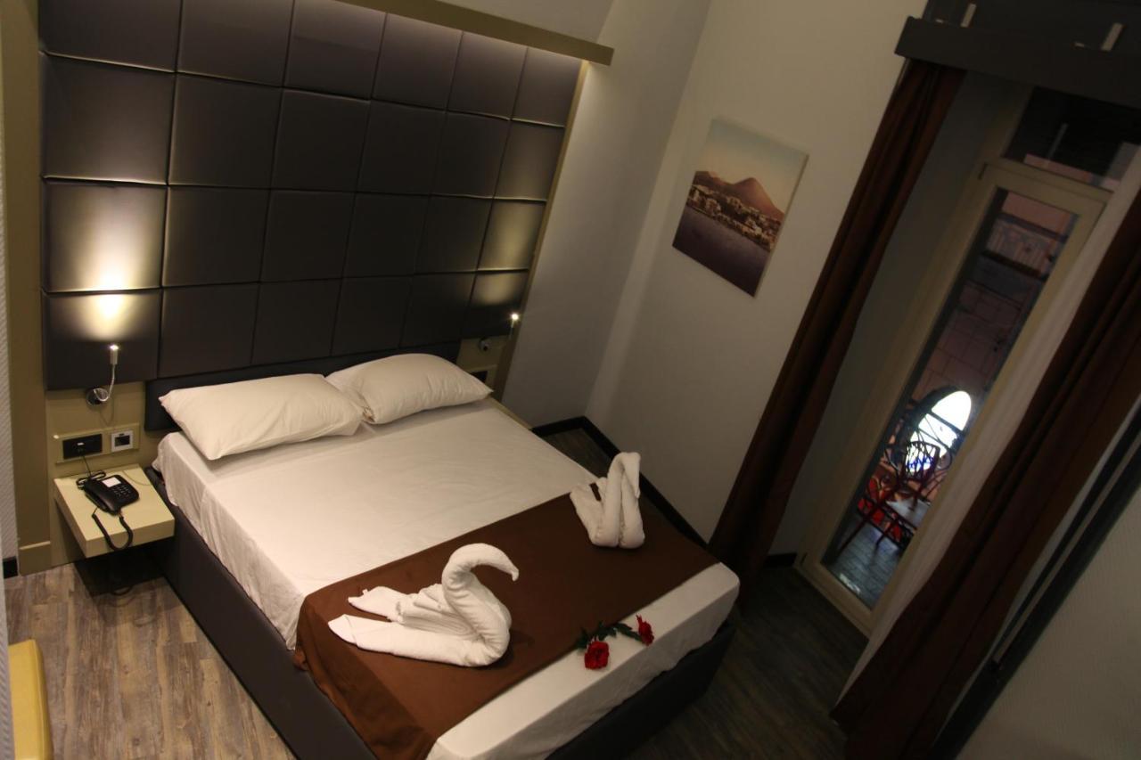 Bed & Breakfast Sleep In Naples Naples