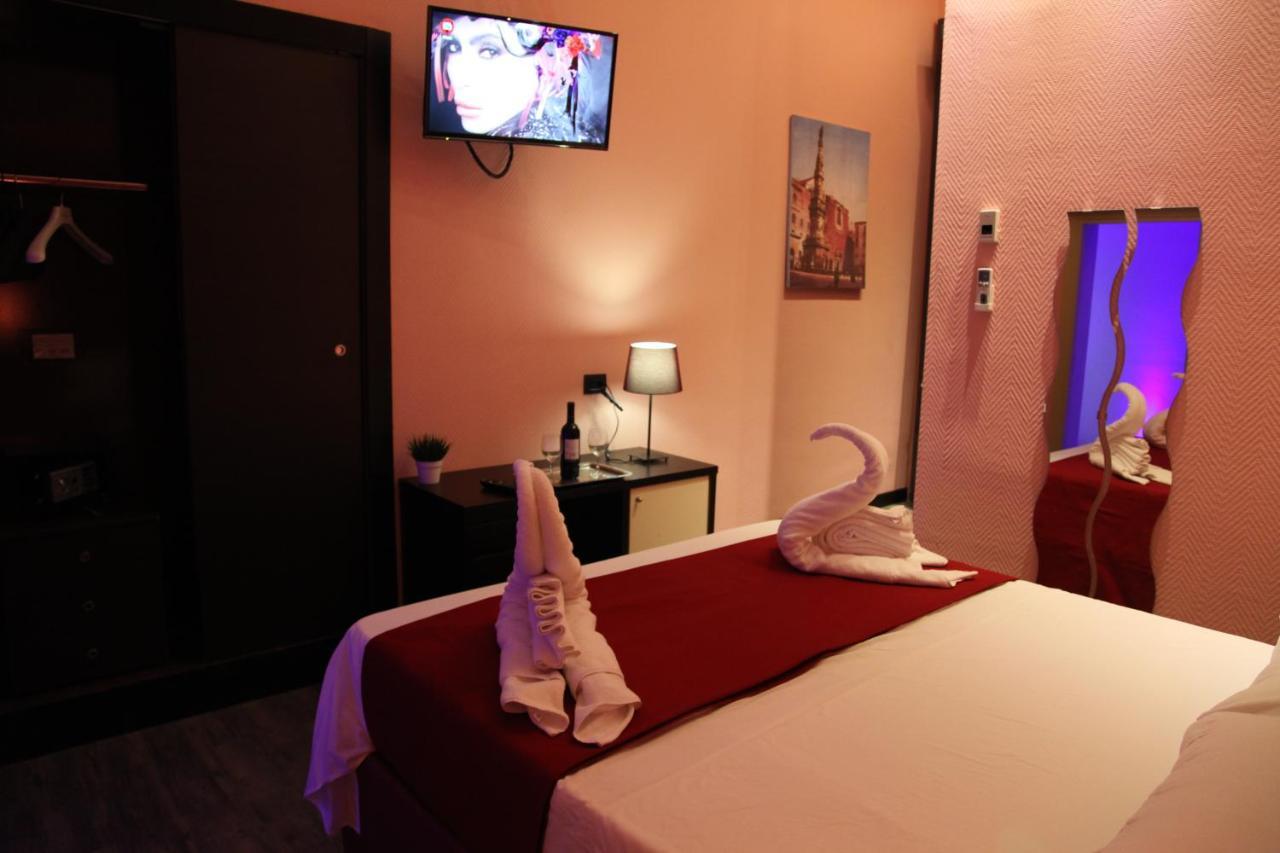 Sleep In Naples * Naples