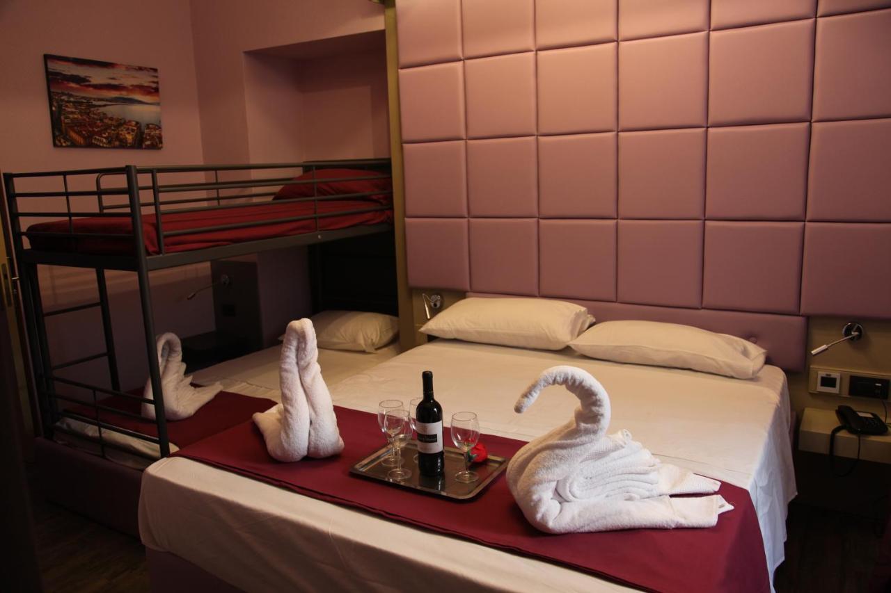Bed & Breakfast Sleep In Naples *