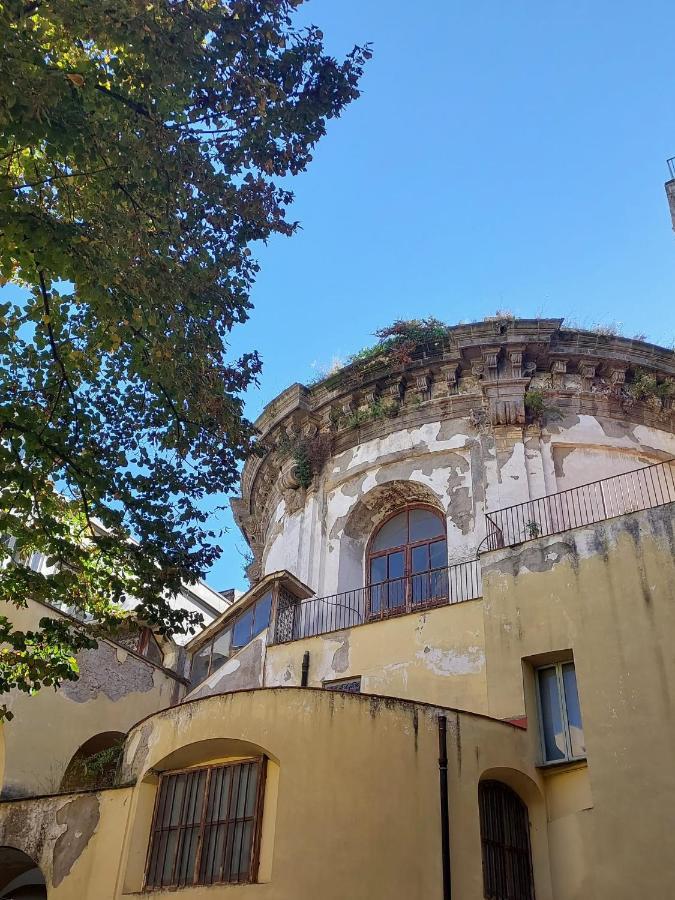 Palazzo Carafa Di Montorio Bed & Breakfast
