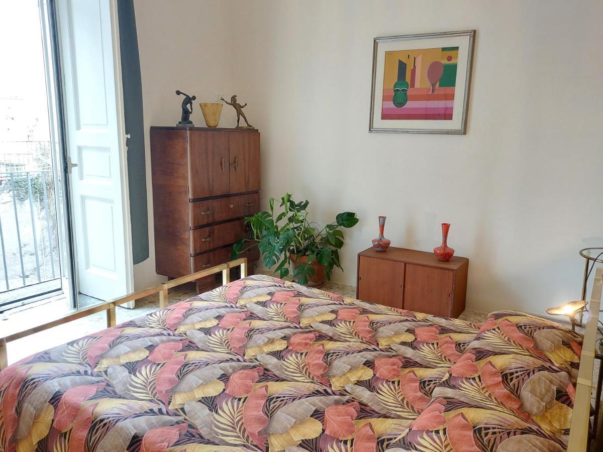 Bed & Breakfast Palazzo Carafa Di Montorio *