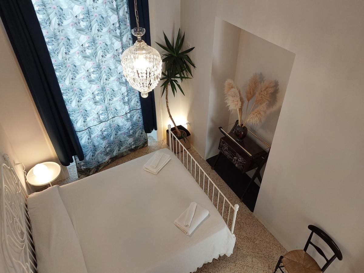 Palazzo Carafa Di Montorio Bed & Breakfast *
