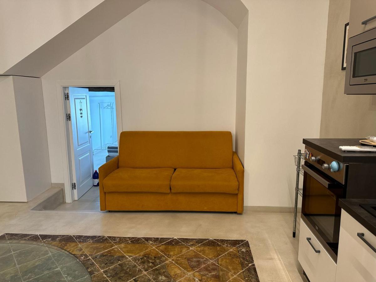 Apartment Dal Console - Piazza Bellini - *