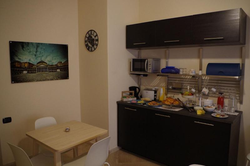 Napoli City Inn Bed & Breakfast