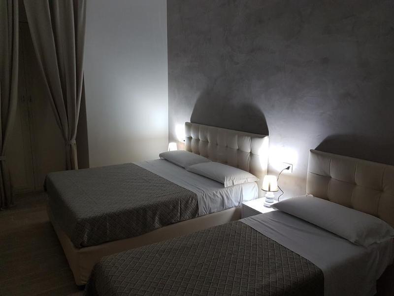 Napoli City Rooms Bed & Breakfast 3*