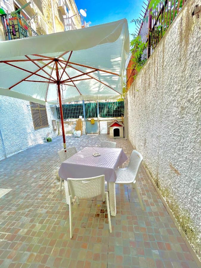 L'oasi Di Luis Naples