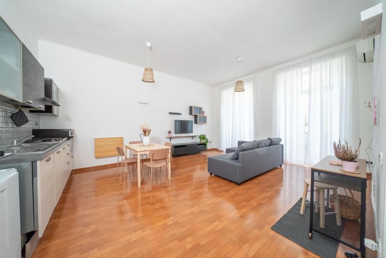 Apartment Casa Blin Dimora A Chiaia