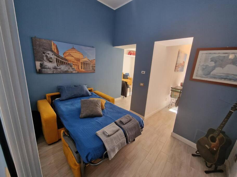 Pastel Blue House X 5 People In Corso Above Metro Montesanto * Naples
