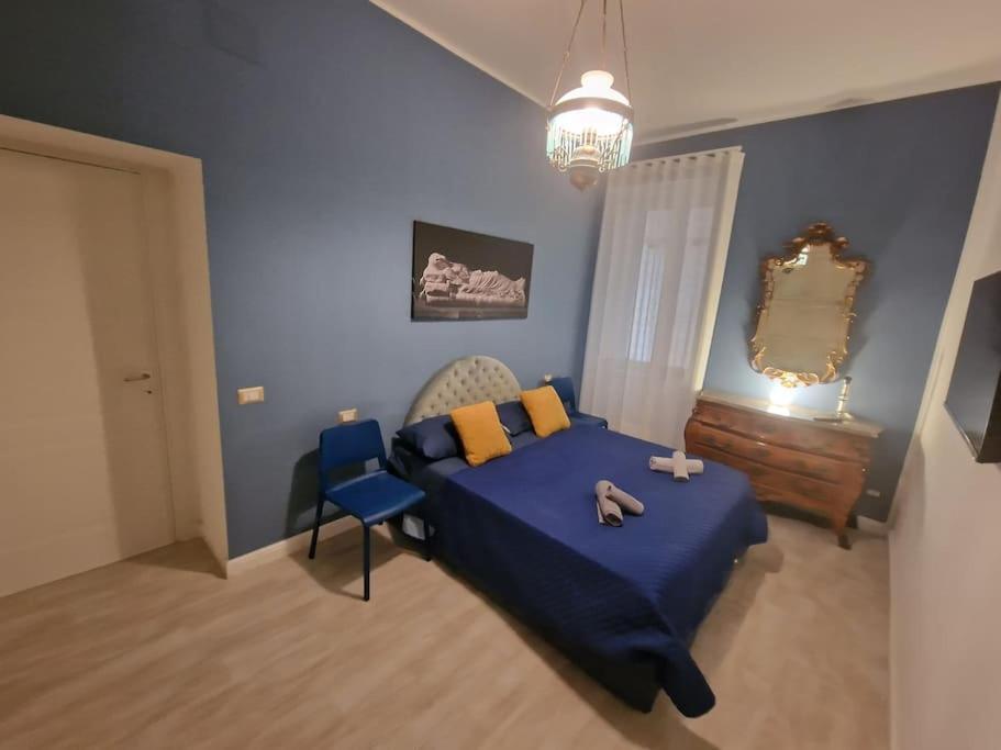 Apartment Pastel Blue House X 5 People In Corso Above Metro Montesanto Naples