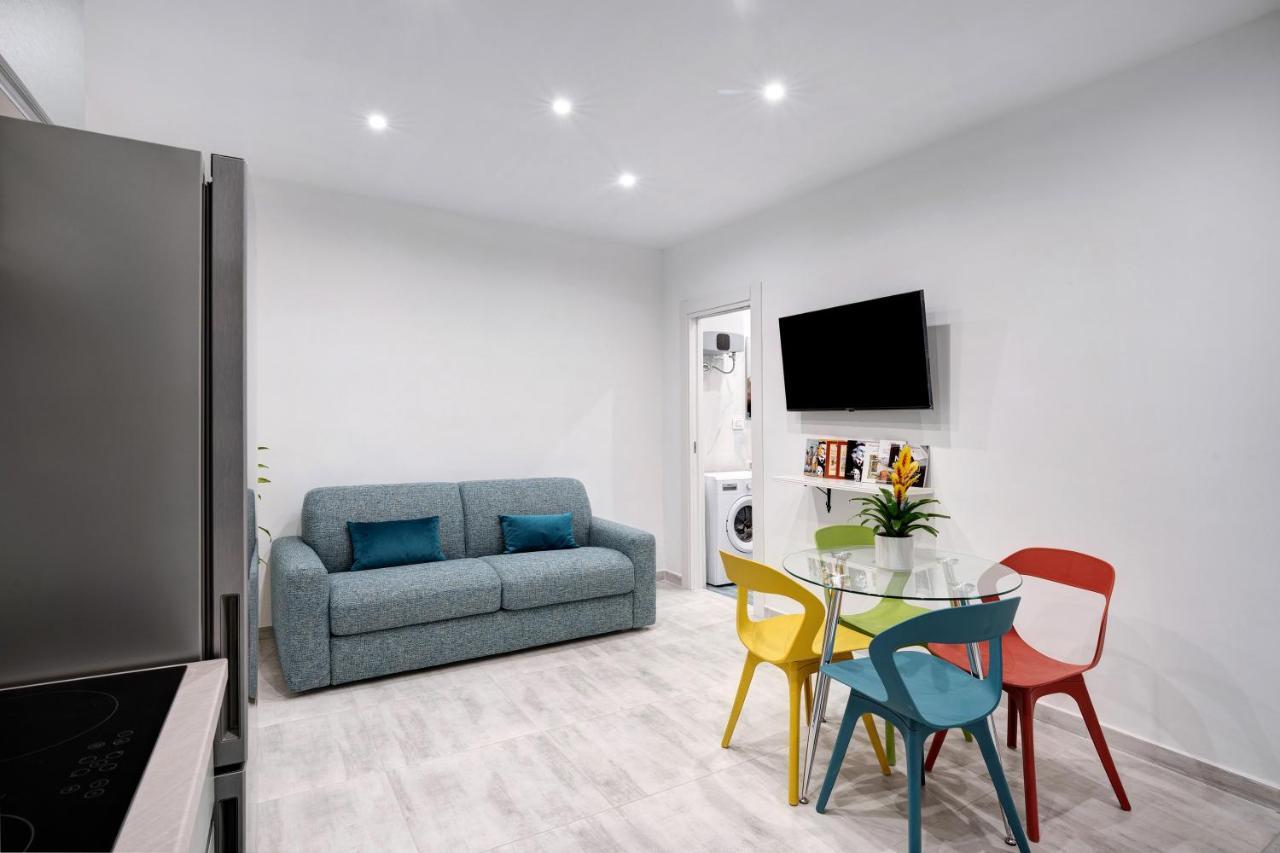 Ampolla House Naples